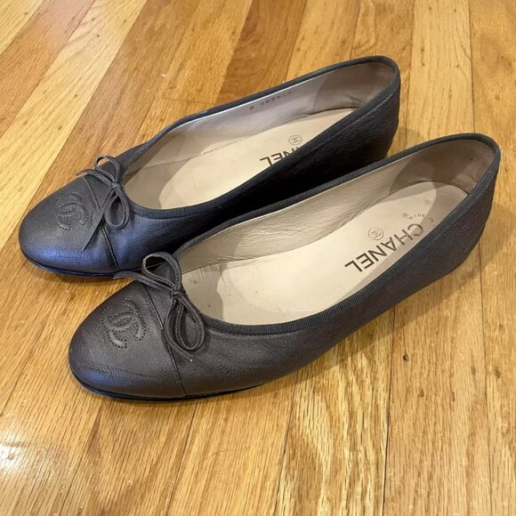 Authentic Chanel Interlocking CC Gunmetal Leather Ballet Shoes - Picture 1 of 11